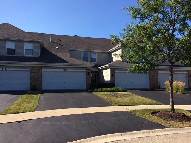 2821 Collins Ct