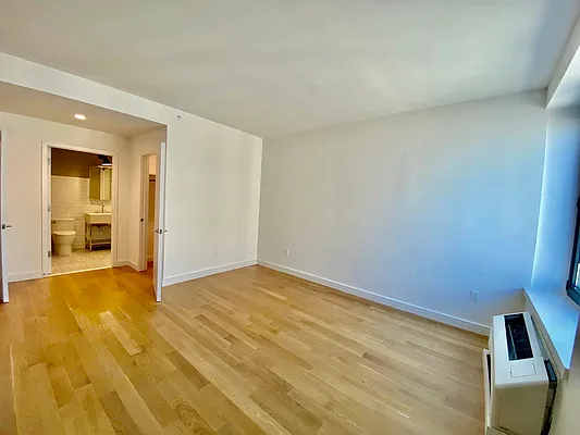 Rented by Zjama Realty Corp | media 25