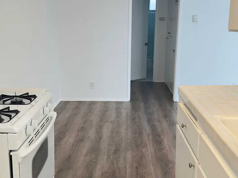 1433 Armacost Ave #7 — Photo 2