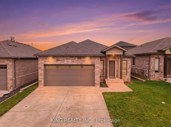 914 Ellrose Ave, Windsor, ON N8Y 3W9