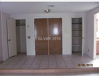 3rd image of 7525 Hickam Ave