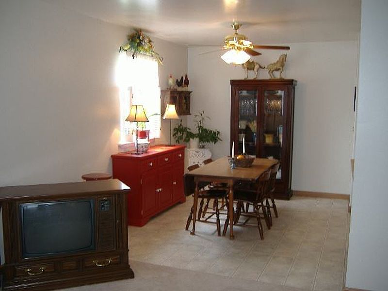 3rd image of 20 MEADOWBROOK Road