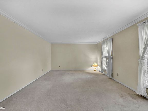 2nd image of 814 Penn Wood Dr