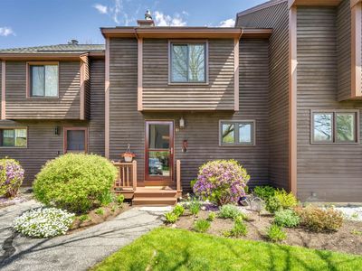 10 Thornhill Road, Stratham, NH, 03885