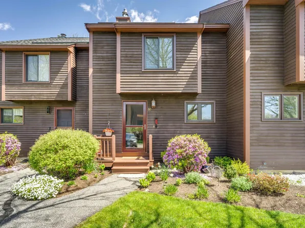 10 Thornhill Road, Stratham, NH 03885