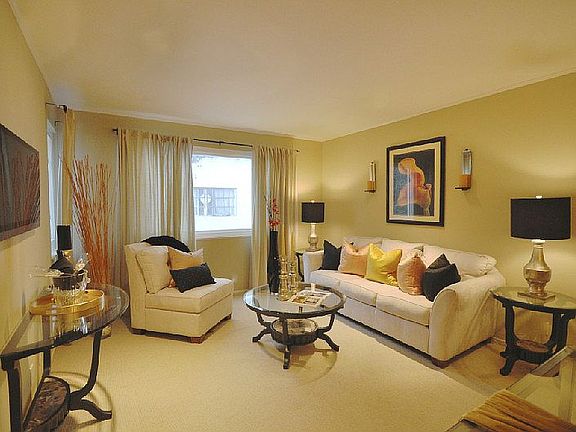 2nd image of 2077 Jackson St APT 305