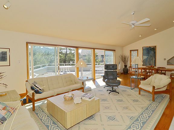 2nd image of 177 Long Beach Blvd #D