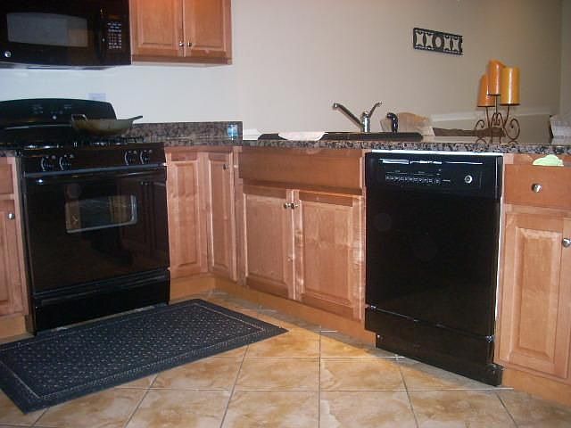 1st image of 3060 W Cortland St