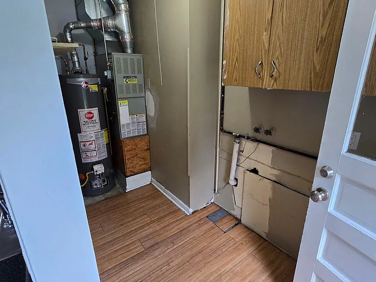 127 Floral Ct — Photo 2
