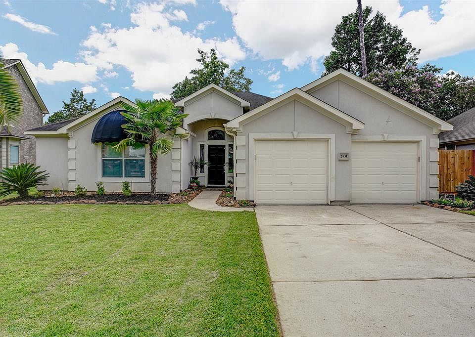 1st image of 2831 Lake Forest Dr