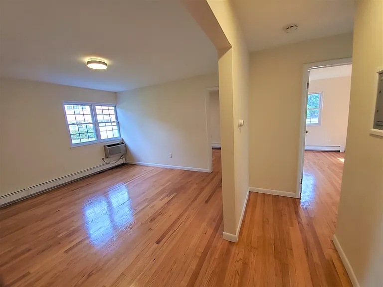 1 Lindley Ave #16 — Photo 14