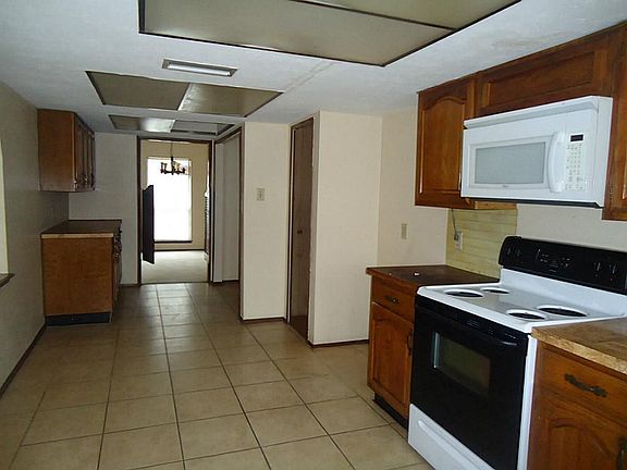 2nd image of 5637 Windsor Forest Dr