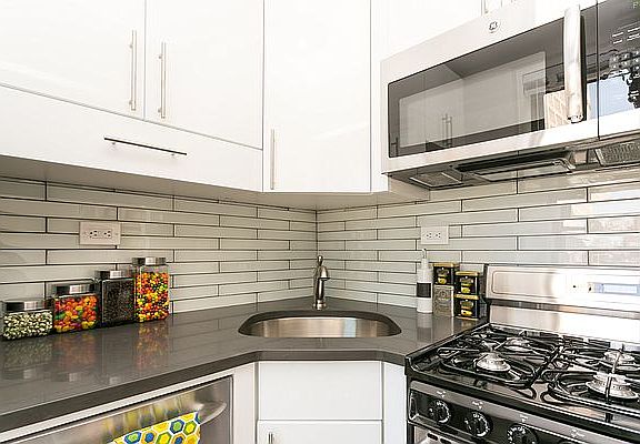 3rd image of 85 4th Ave APT 7G