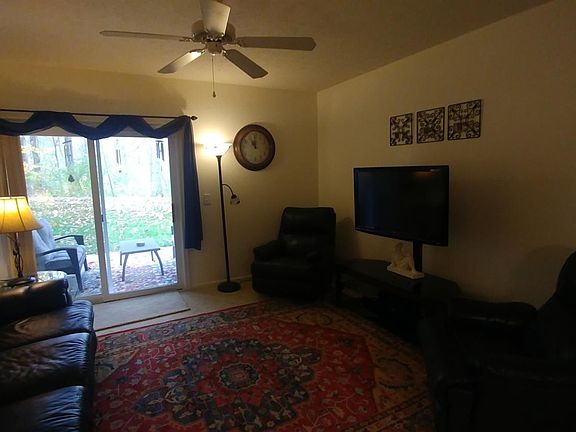 4th image of 100 Gateway Dr