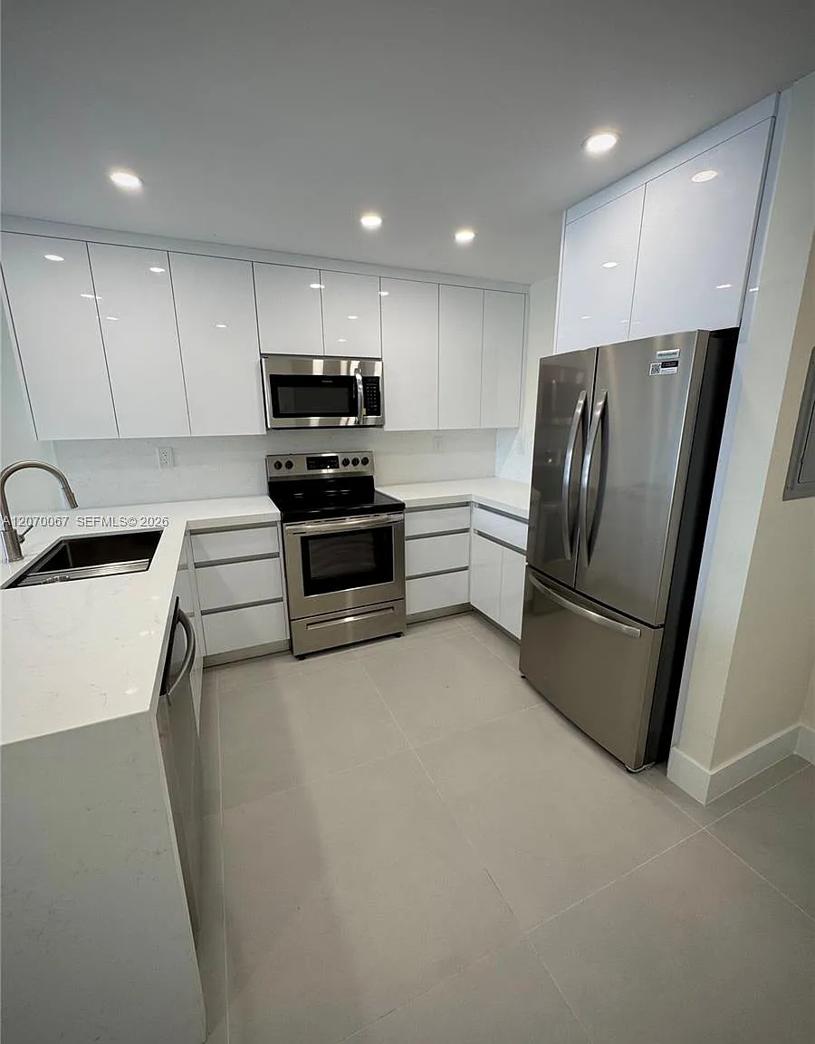 Villa Del Sol Condo — Photo 2
