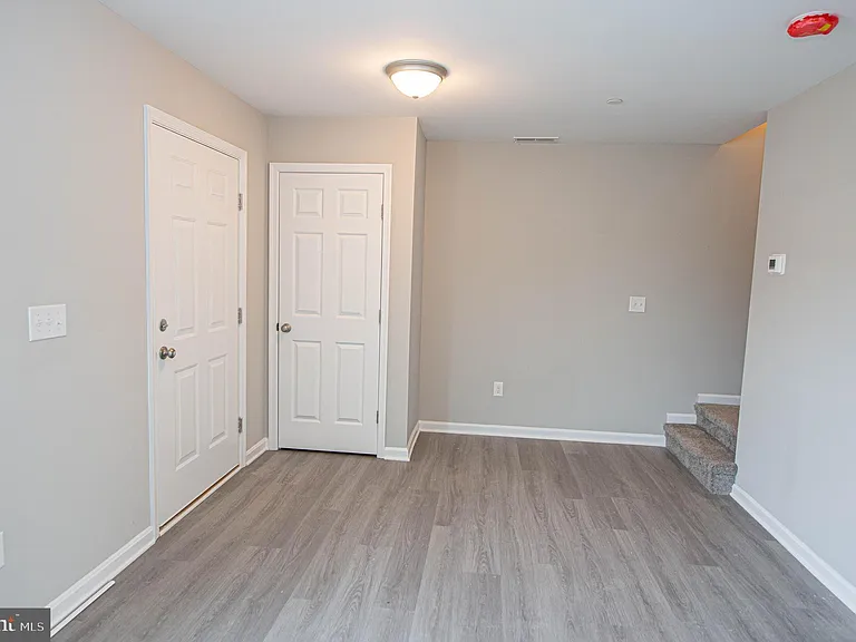 242 Morgans Ct — Photo 9