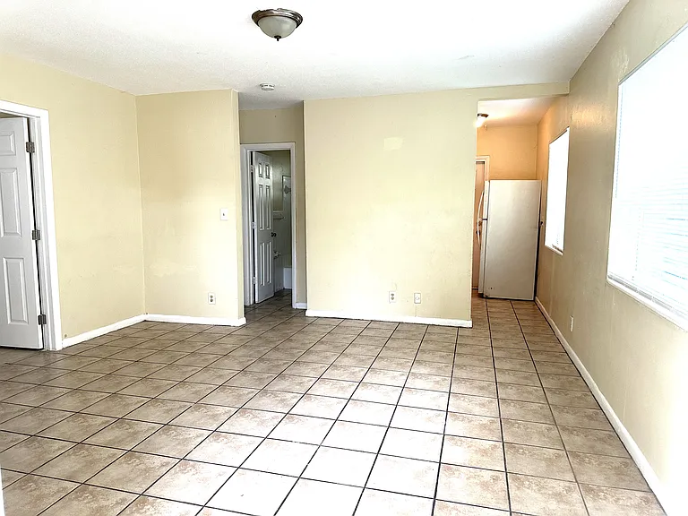 148 NW 40th St #1 — Photo 16
