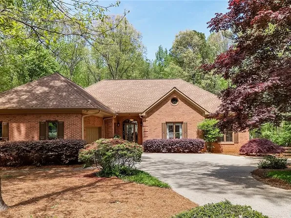 6530 Calamar Dr, Cumming, GA 30040