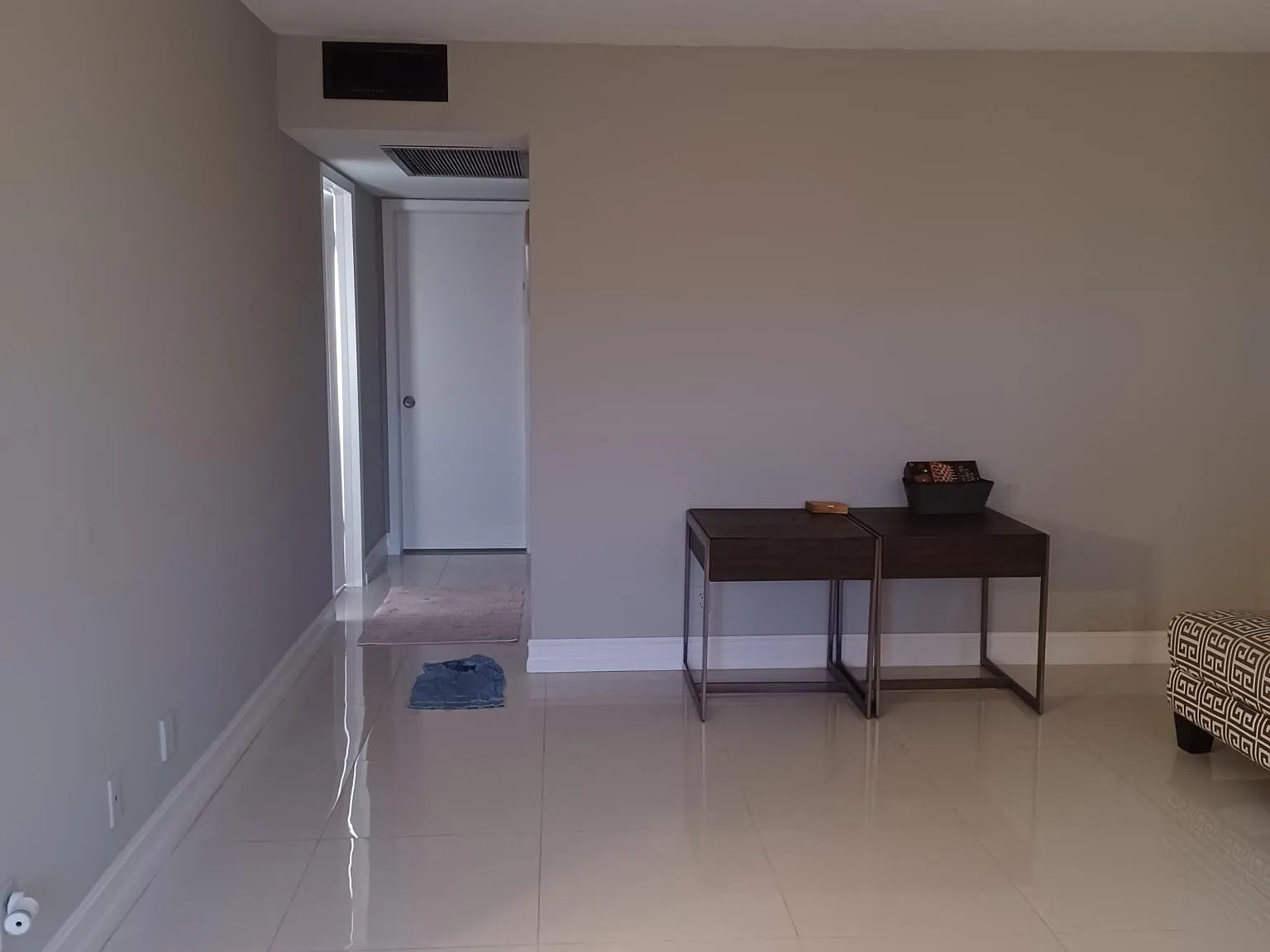 2 bed, 1.5 bath, 915 sqft, $1,800 — Photo 2