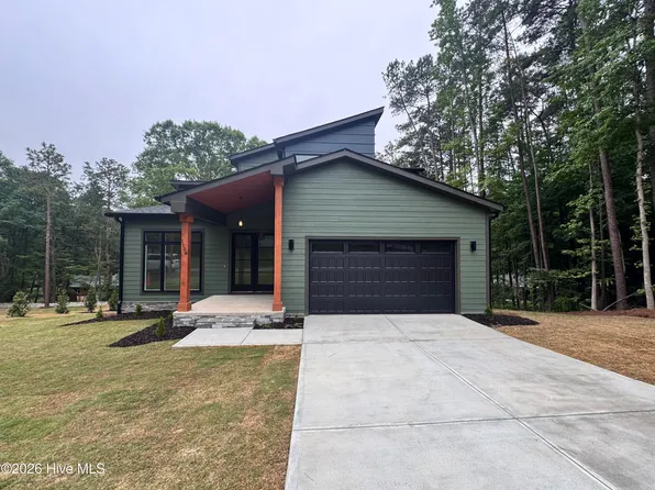 1106 N Glenwood Trail, Southern Pines, NC 28387