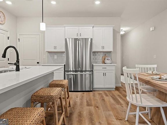 5th image of 299 Summit View Ln #3