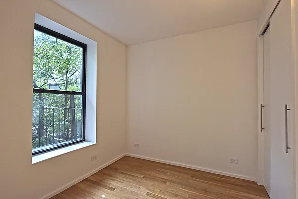 Rented by LEE & ASSOCIATES NYC RESIDENTIAL LLC | media 16