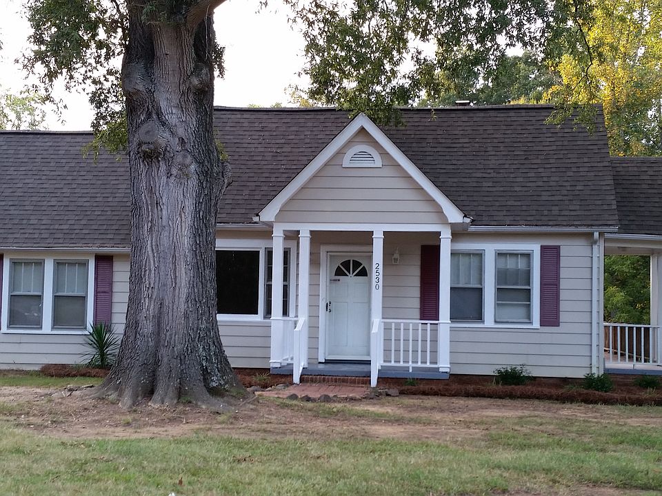 Front Street View