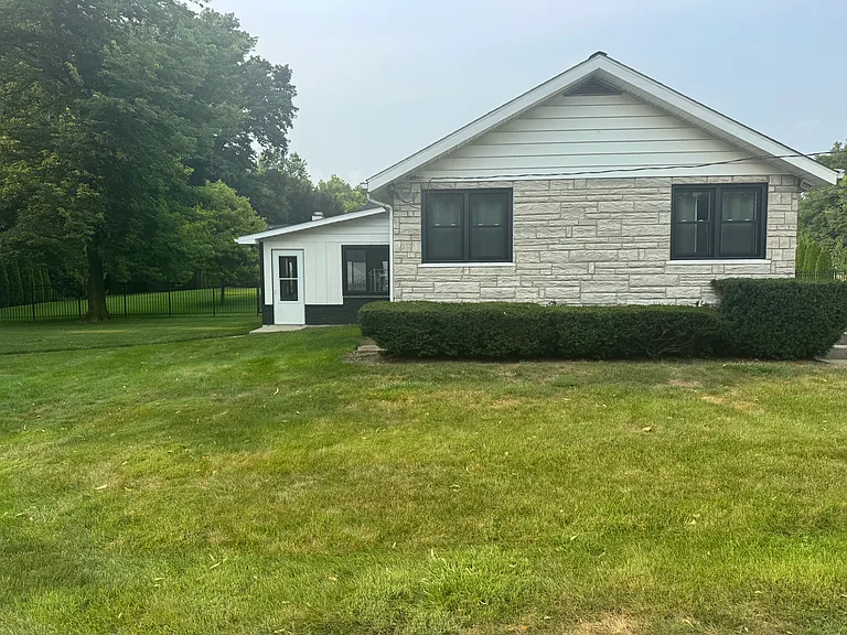 71227 State Road 15 — Photo 3