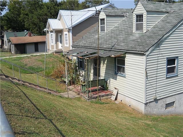 1st image of 717 S 13th St
