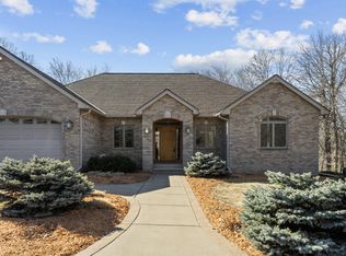 661 Hillary Farm Rd, Hudson, WI 54016