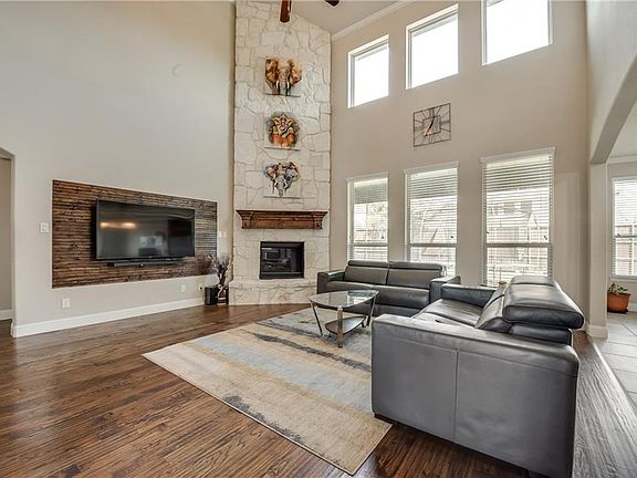 5th image of 14892 Overland Park Ln