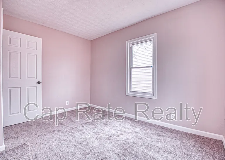 1143 Duxberry Ave — Photo 11