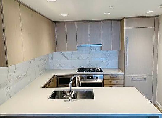 3rd image of 355 13th St Floor 2