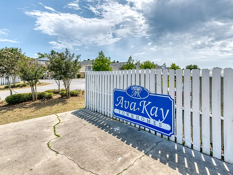 Ava Kay Townhomes — Photo 10