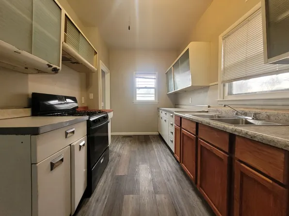 203 E 12th St, Grand Island, NE 68801