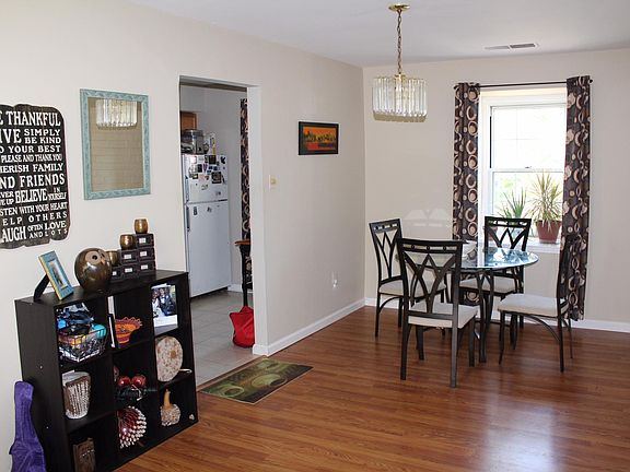4th image of 772 Quince Orchard Blvd APT 202