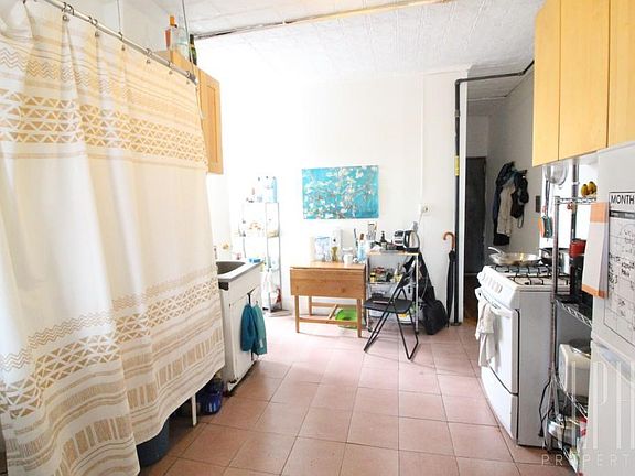4th image of 510 E 13th St APT 26