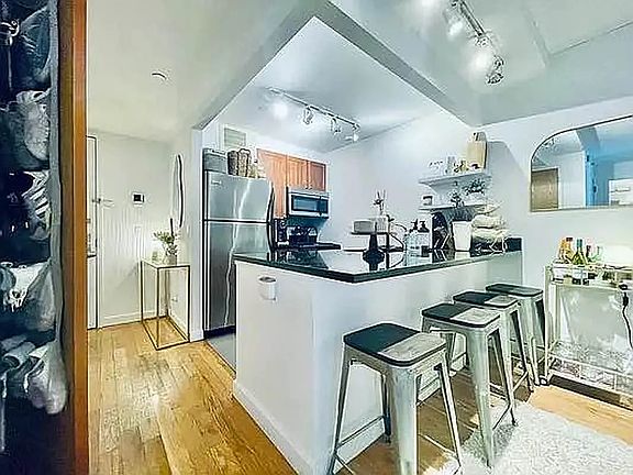 4th image of 192 Stanton St #5C