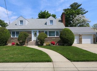 189 Allen St, Hempstead, NY 11550