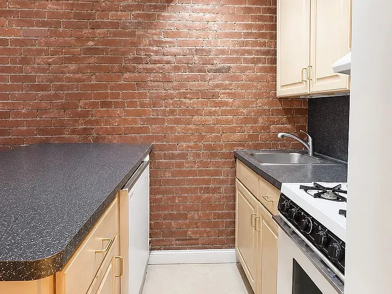 40 W 85th St #2F — Photo 6