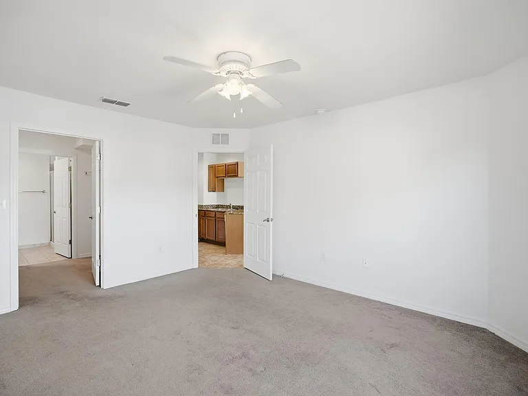 4600 E Moody Blvd #1P — Photo 34