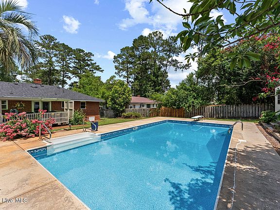 3rd image of 2420 Brentwood Place