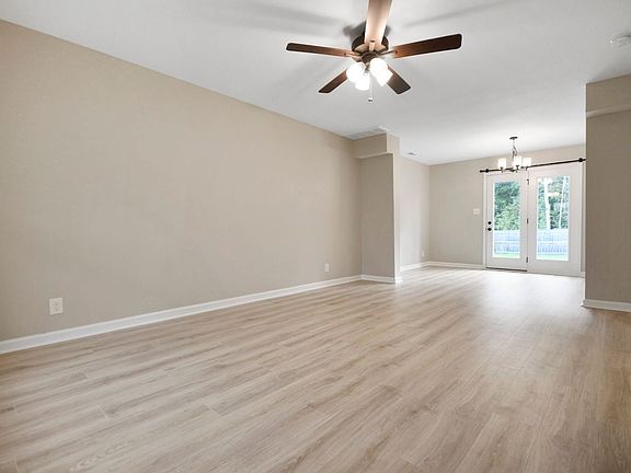 3rd image of 1187 Cottonwood Dr