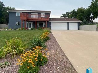 202 E 5th Ave, Humboldt, SD 57035