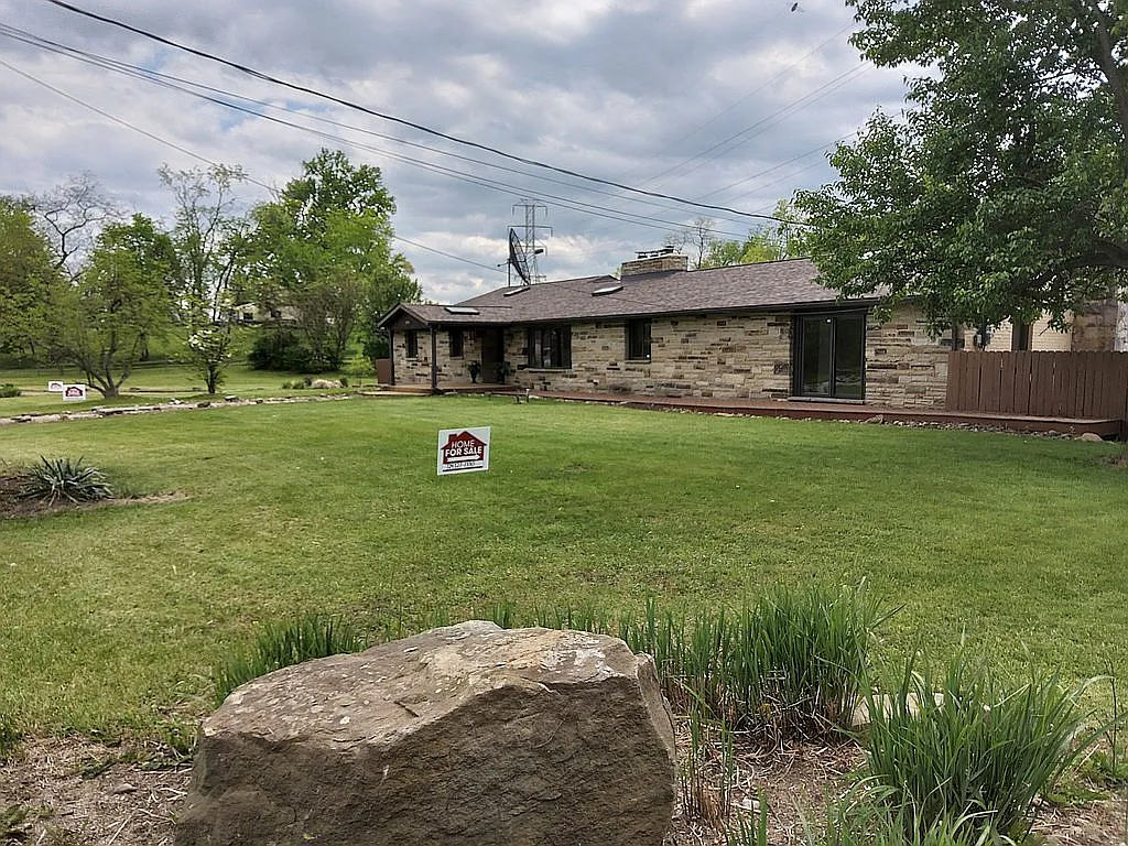 4609 Sardis Rd photo 1