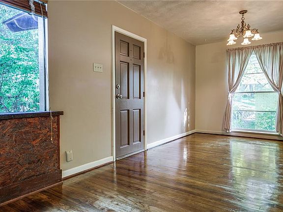 3rd image of 3226 Loganwood Dr