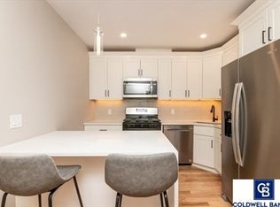 82 Trenton St APT 1, Boston, MA 02128