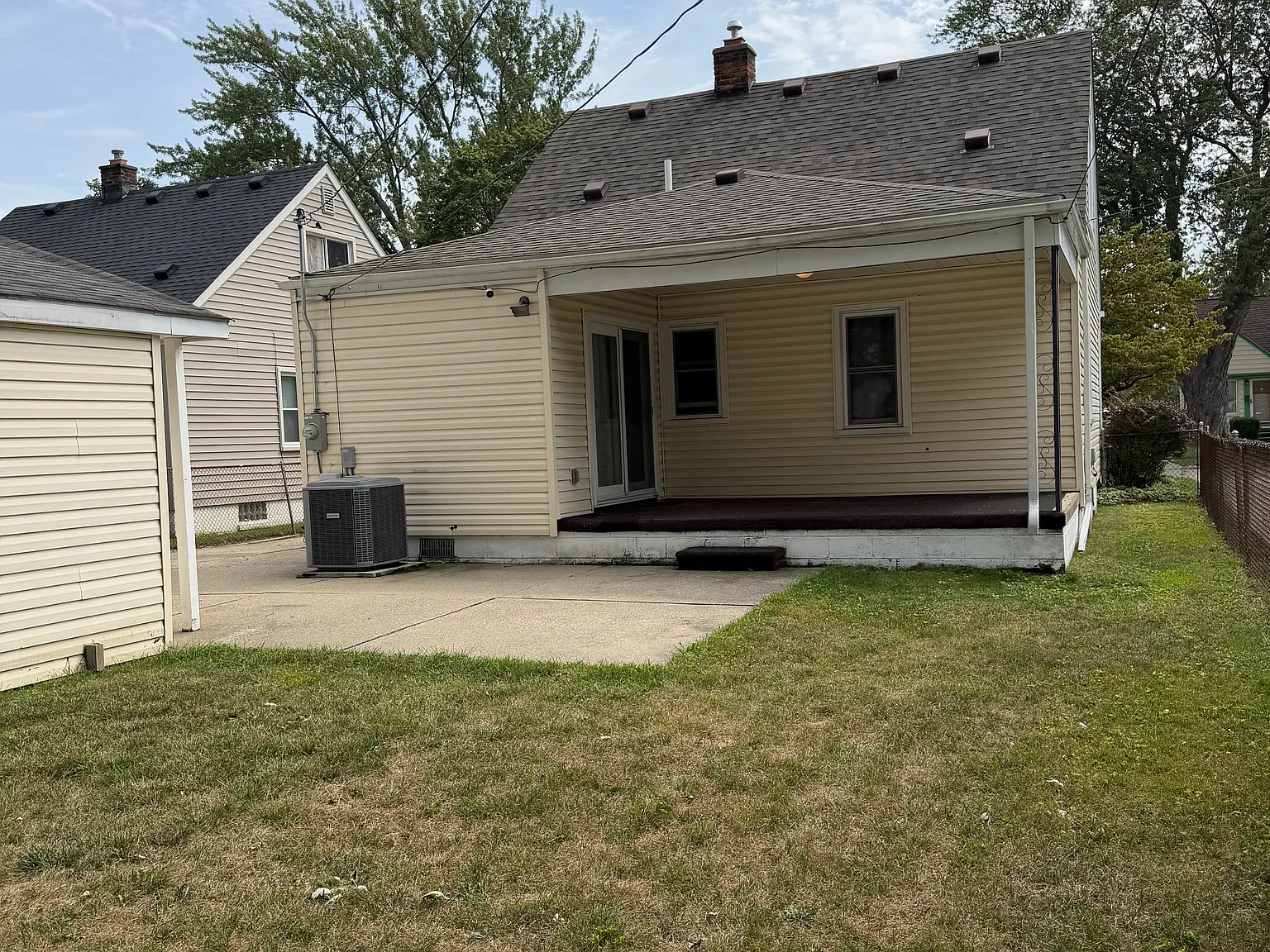 3 bed, 1010 sqft, $1,850 — Photo 3