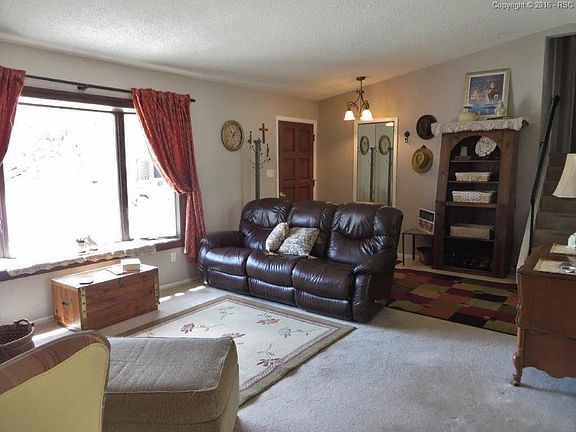 Vaulted Ceiling In Living Room