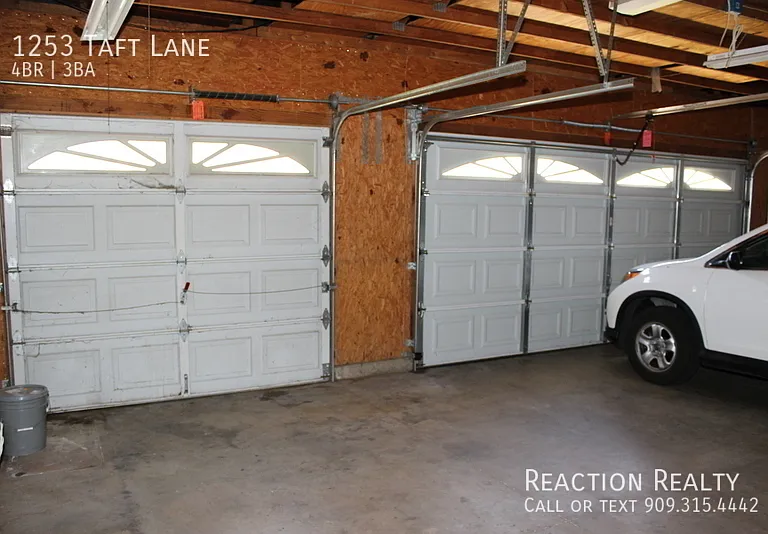 1253 Taft Ln — Photo 12